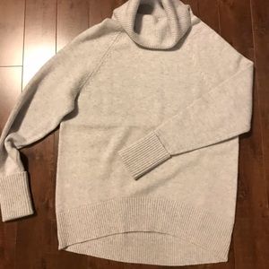 Banana Republic 100% Cashmere Turtleneck xs